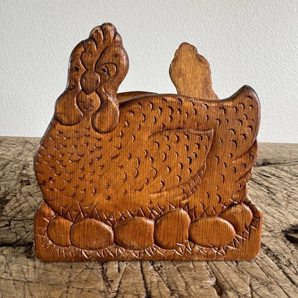 Vintage Hen Laying Eggs Wood Carved Napkin Holder Farmhouse Country Cottage - Picture 1 of 6